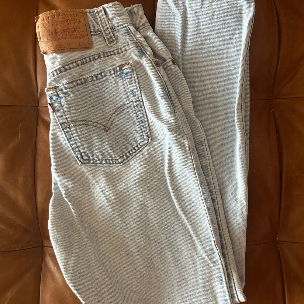 Vintage Levi's 512 Light Blue Slim Fit Jeans - Picture 2 of 6
